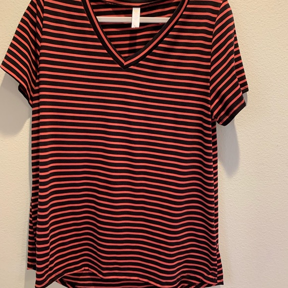 LuLaRoe Tops - XL LuLaRoe Christy top
